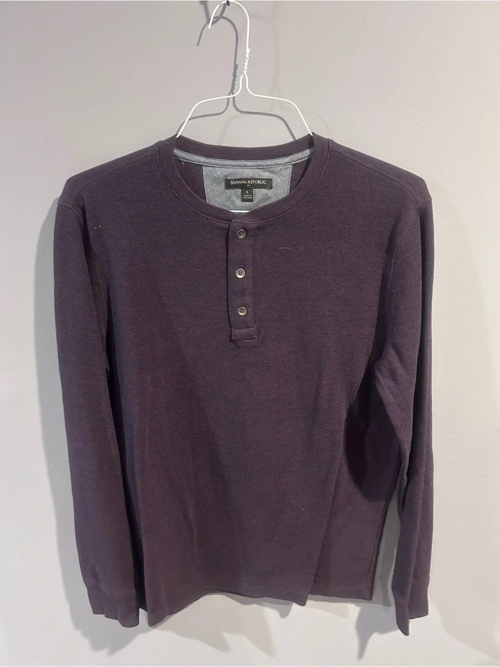 Banana Republic Men’s Large Waffle Knit Henley Long Sleeve Shirt | Burgundy Plum